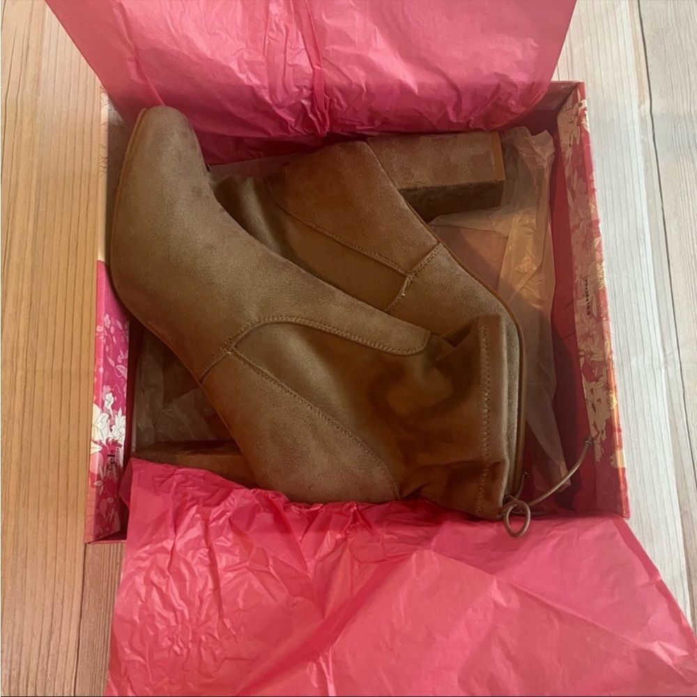 NIB Chinese Laundry Kyla Boots 10
